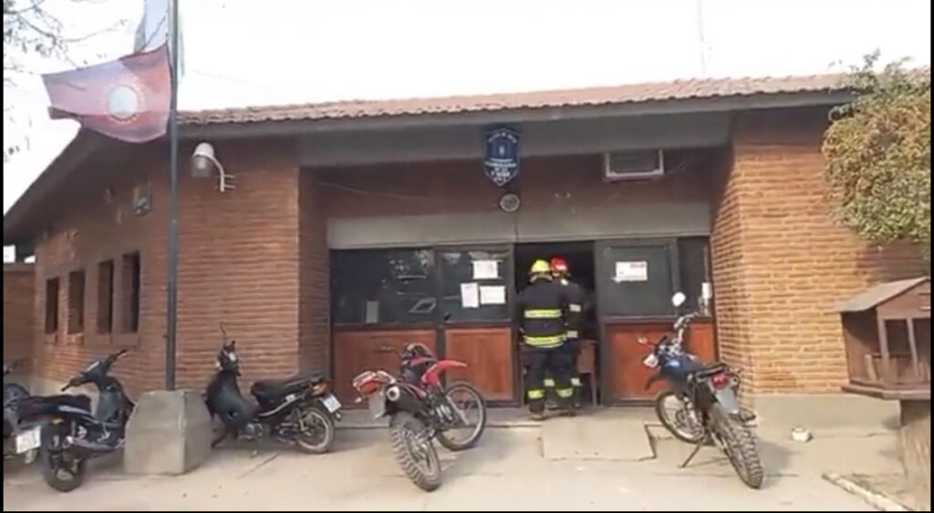 7DE00028-02F6-4927-976D-CF23ECA4D240