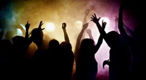 FIESTA CLANDESTINA