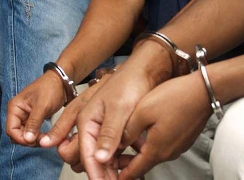 DOS DETENIDOS