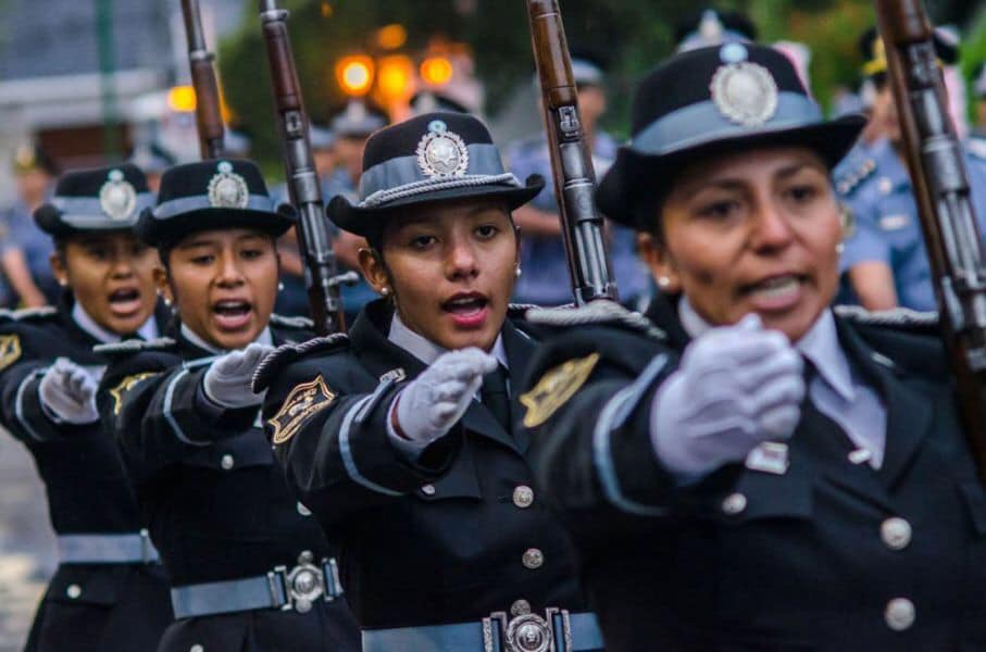 POLICIA