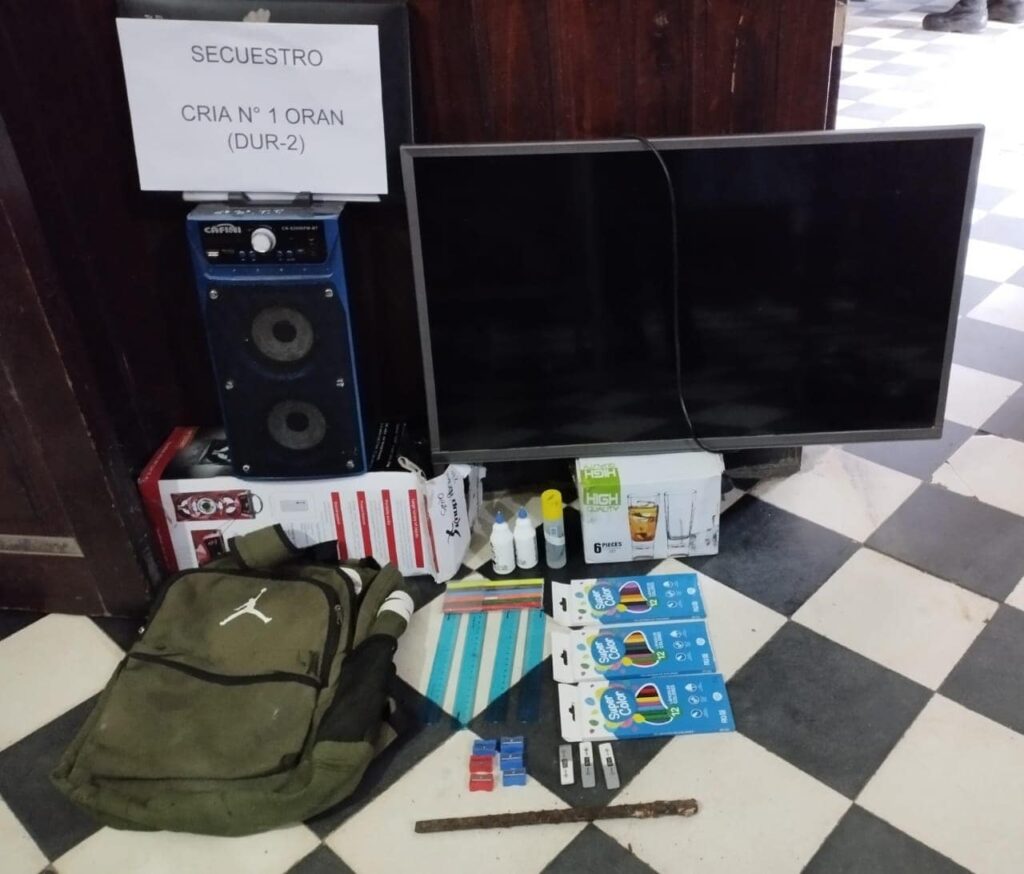 ROBO ESCUELA