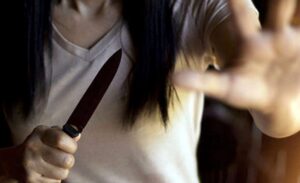 MUJER ARMA BALNCA