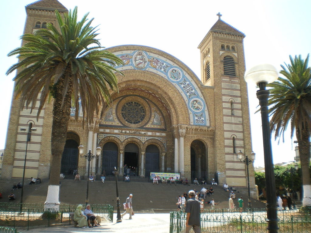 1200px-Cathédrale_Oran